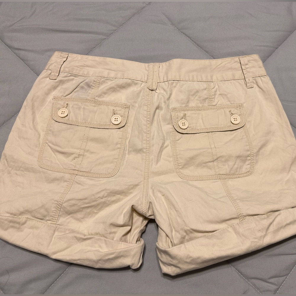 Shorts - Picture 2 of 3
